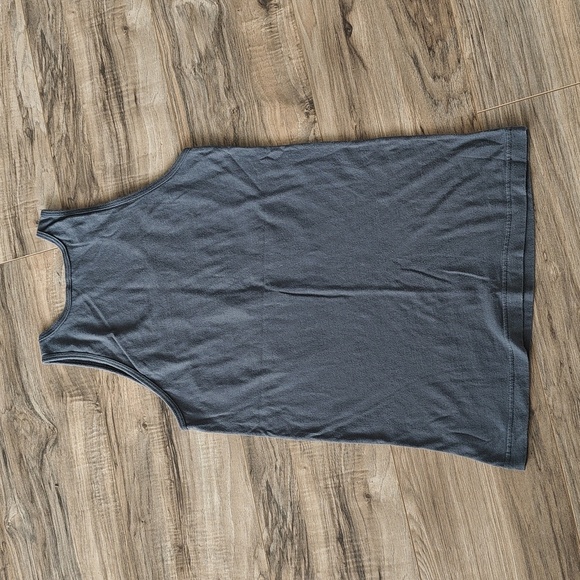 EUC Title Boxing tank top - Picture 6 of 6